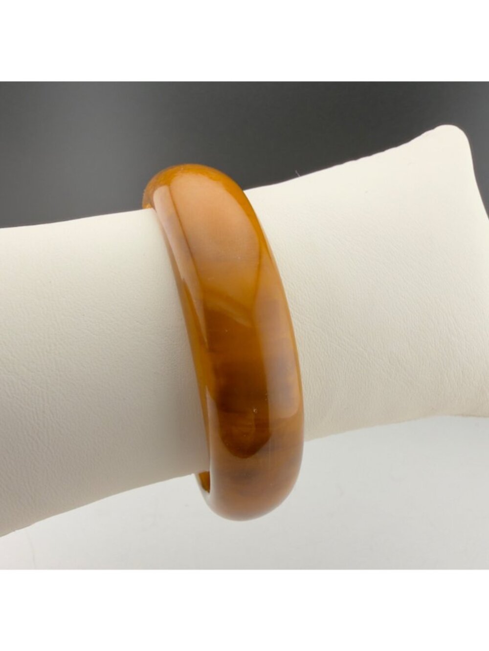 Vintage Bakelite Bangle Bracelet Caramel Marbled Chunky Wide 8 inches - Picture 8 of 9
